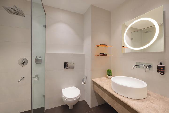 Room 15 of 22
