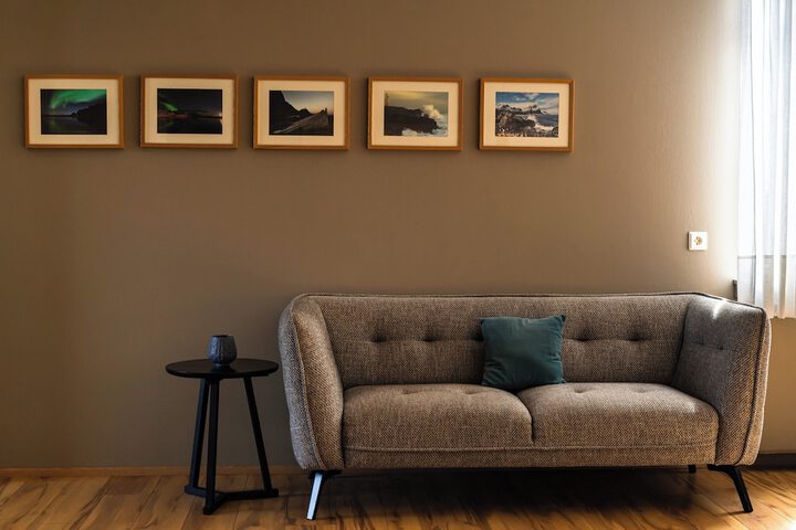 Lounge 65 of 77