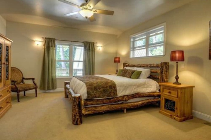 Room 8 of 30