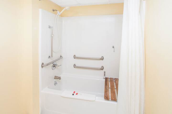Standard King Bed Accessible (8 of 16)