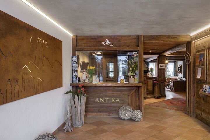 Hotel Interior 4 of 55
