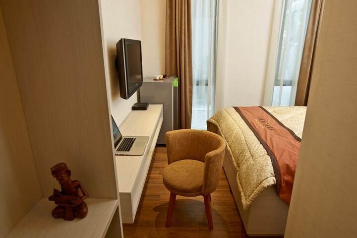 Room 5 of 25
