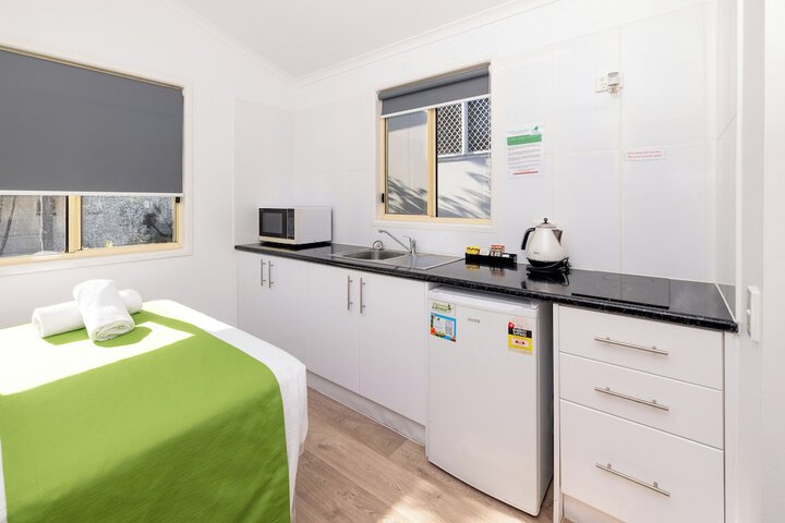 Room 10 of 77