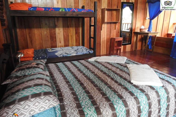 Room 9 of 33