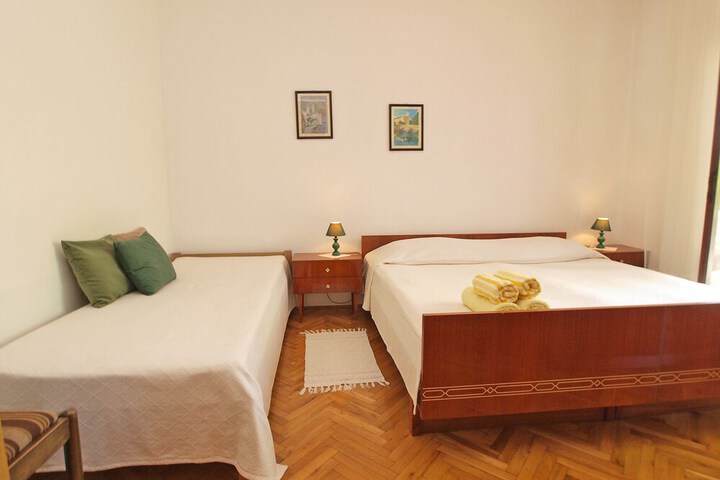 Room 8 of 26
