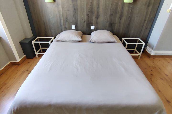 Room 14 of 33