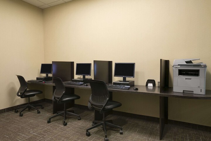 Business Center 96 of 104