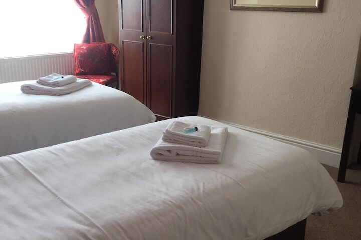 Room 2 of 14