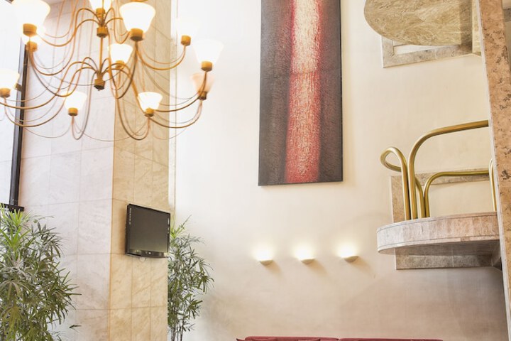 Guest Lobby
