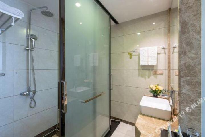 Shengshi Hotel (Guilin Vientiane City)