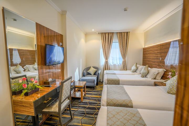 Room 9 of 20