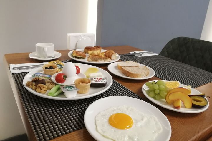 Dining 41 of 44