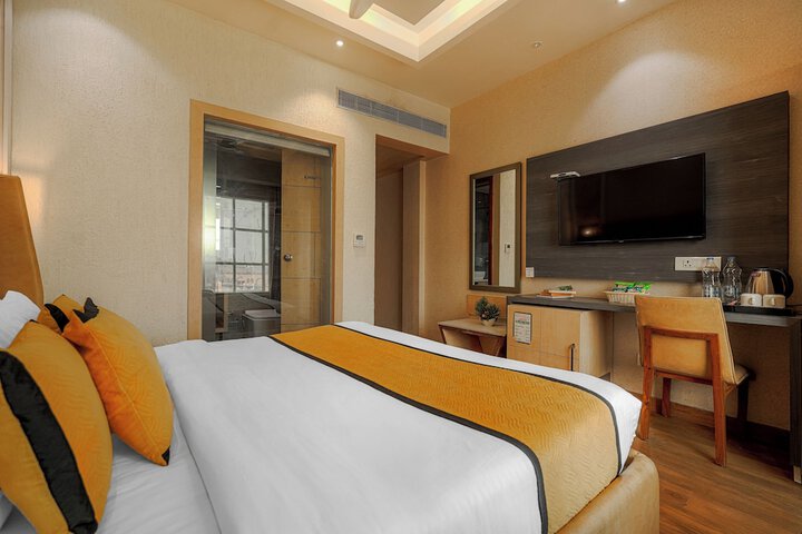 Room 28 of 77