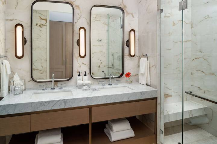 Bathroom shower