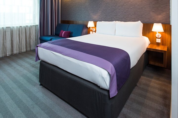 Room 5 of 32