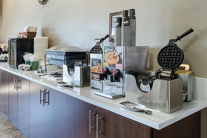 Breakfast/Coffee Service 33 of 41