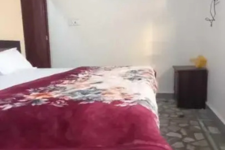 Room 6 of 11