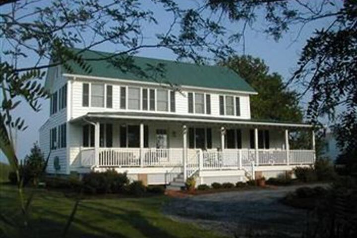 Photo of Lazyjack Inn on Dogwood Harbor