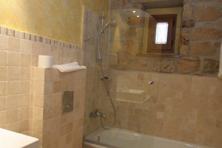 Room 44 of 160