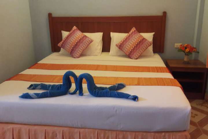 Room 3 of 53