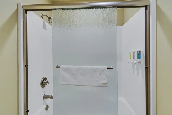 Room 7 of 14