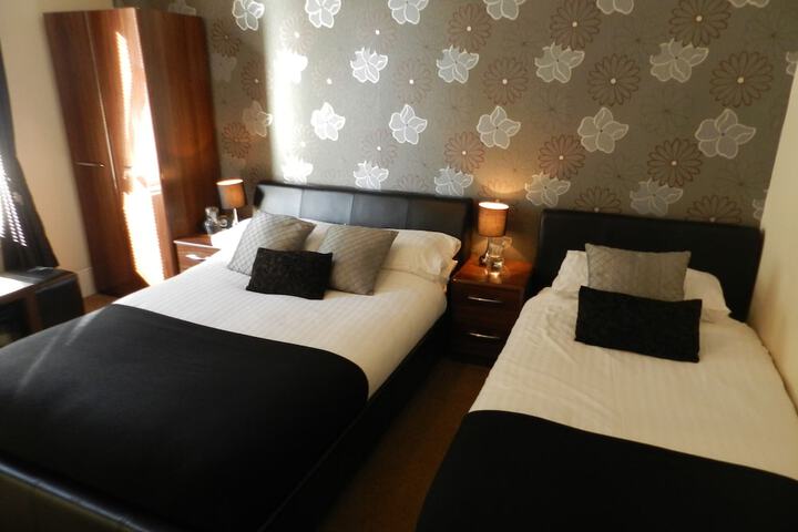 Room 3 of 17