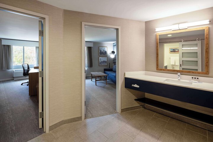 2 Queen Beds Microwave and Refrigerator WiFi (8 of 26)