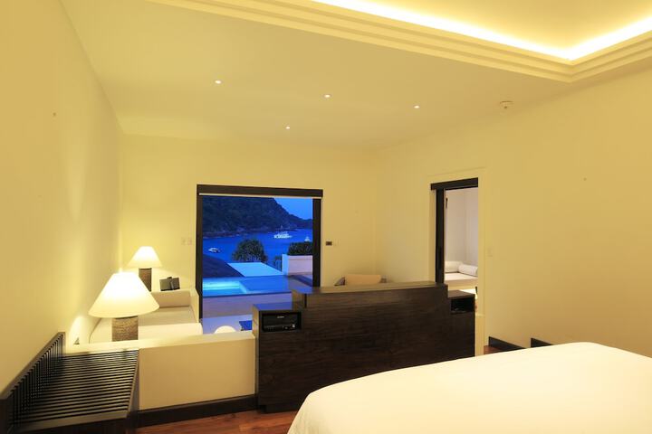 Hotel Interior 3 of 229