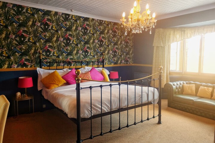 Room 4 of 31