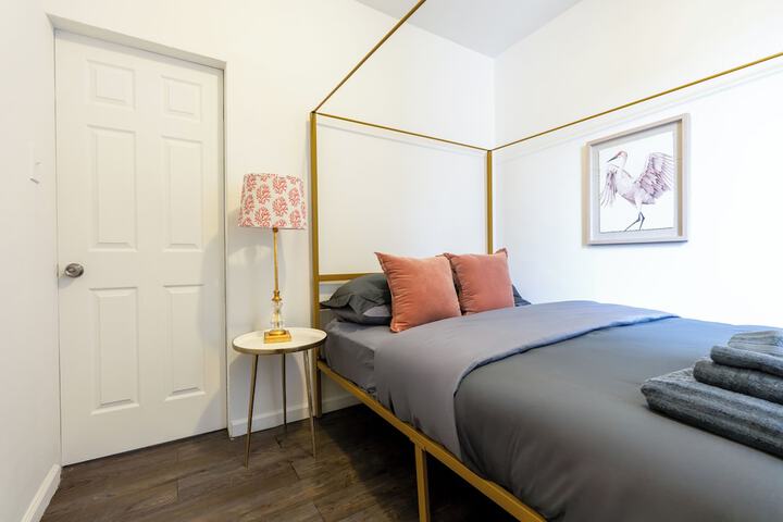 Room 6 of 36
