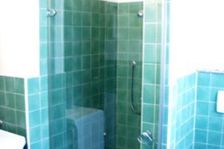 Room 8 of 30