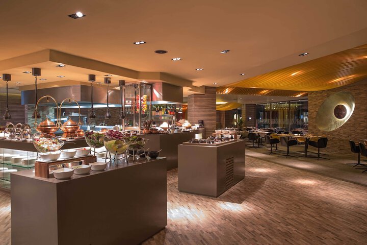 Dining 60 of 94