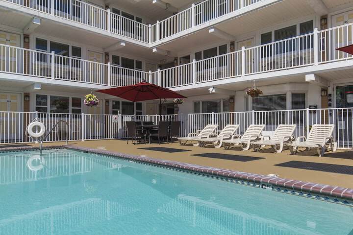 Pool 30 of 57