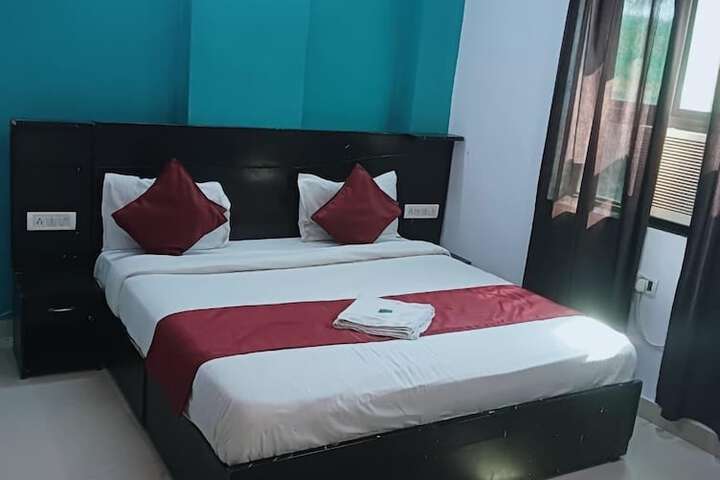 Room 14 of 32