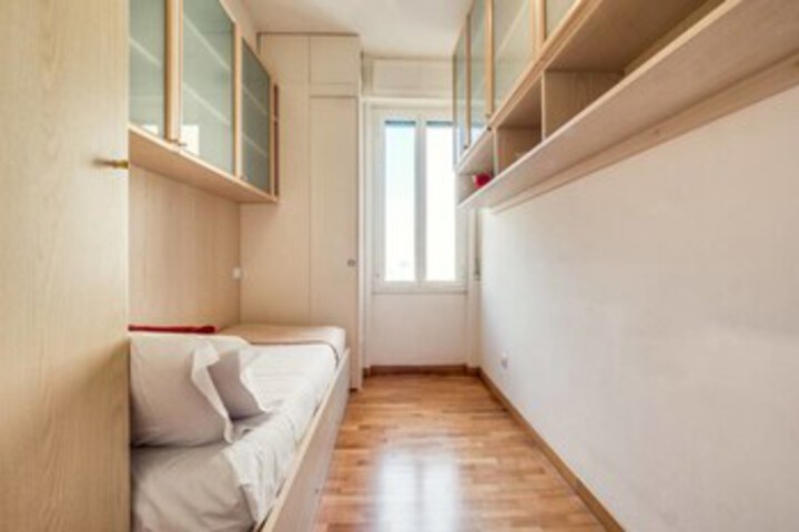 Room 6 of 22