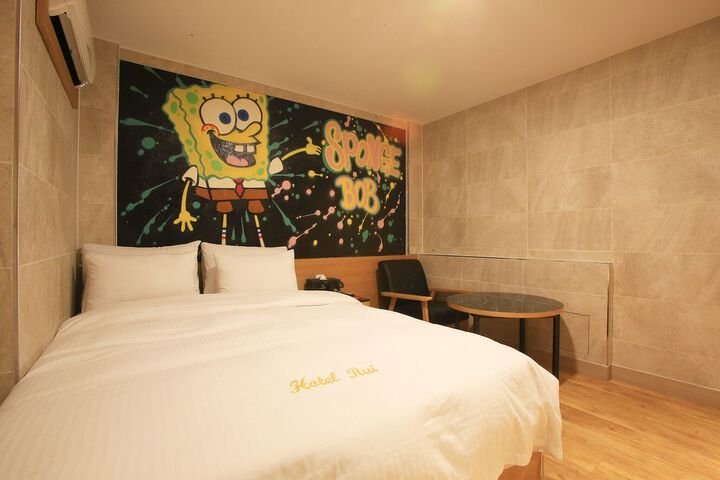 Room 125 of 127