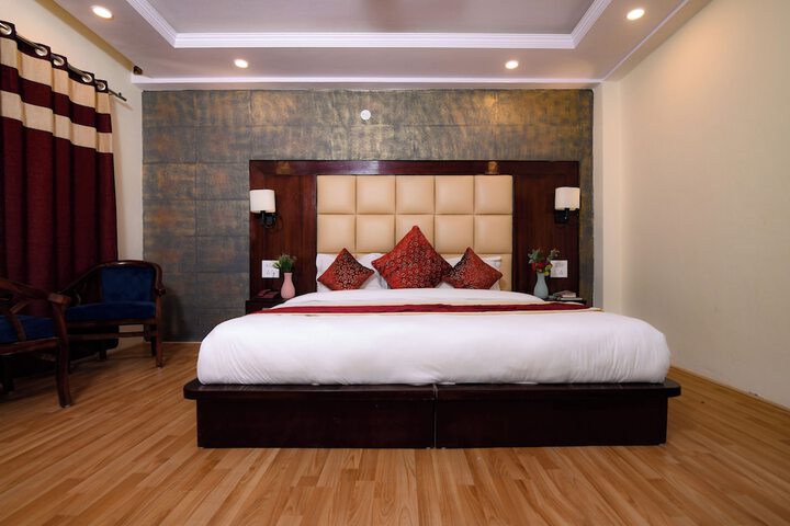 Room 7 of 25