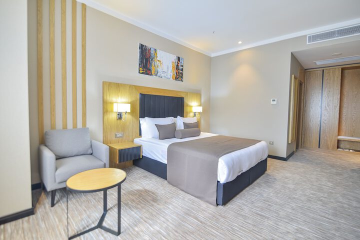 Room 9 of 36
