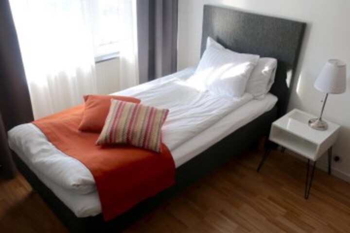 Room 10 of 49
