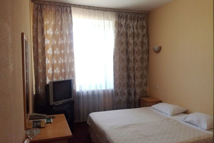 Room 2 of 44