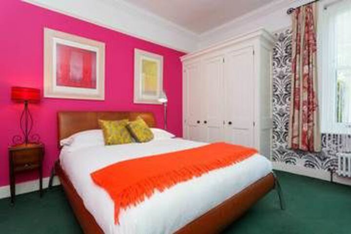 Room 9 of 24