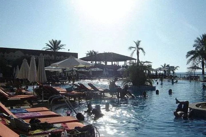 Pool 15 of 29
