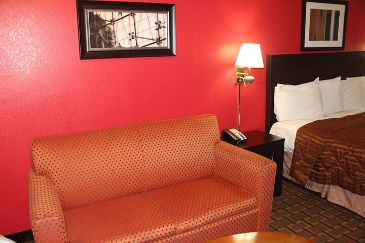 1 King Bed (1 of 31)