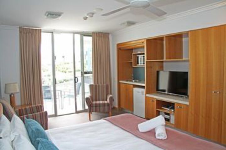 Room 33 of 107