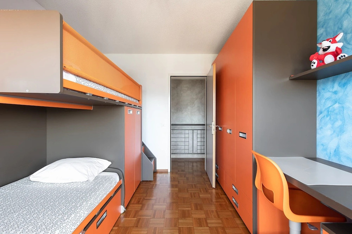 Room 4 of 15
