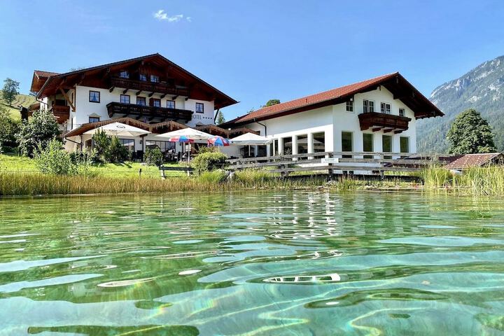 Hotel with Pool