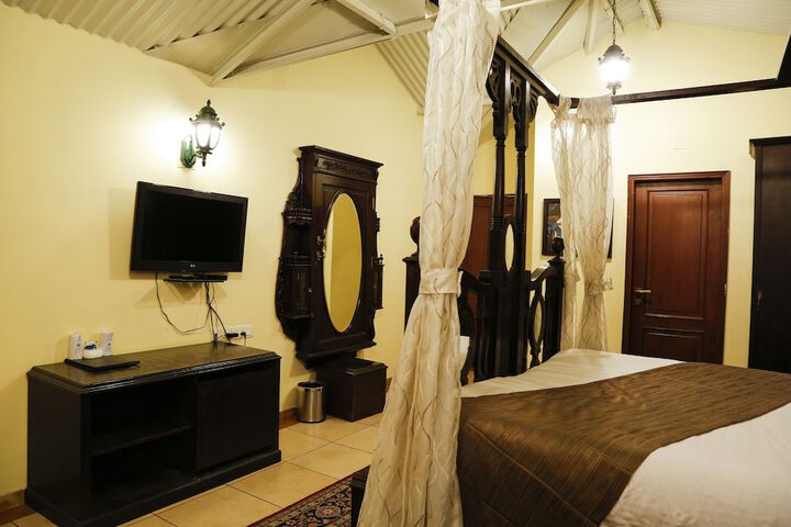 Room 12 of 36