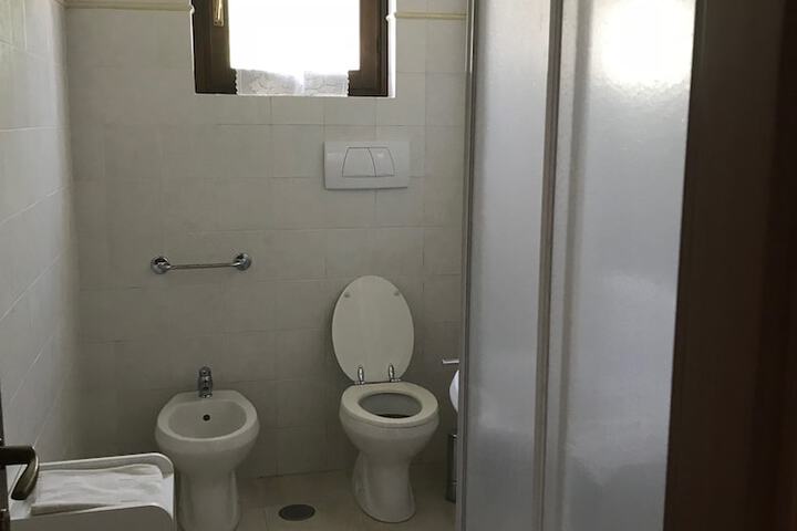 Room 33 of 54