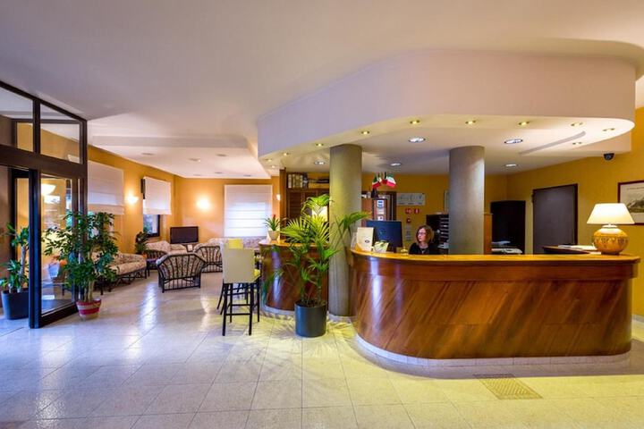 Guest Lobby