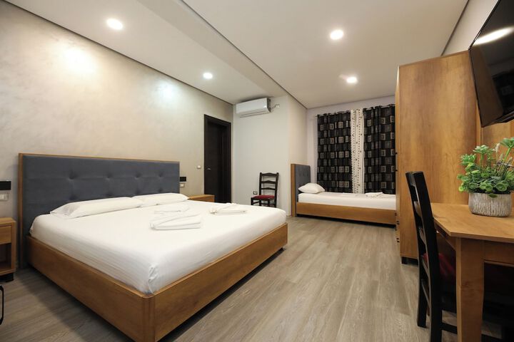 Room 15 of 99